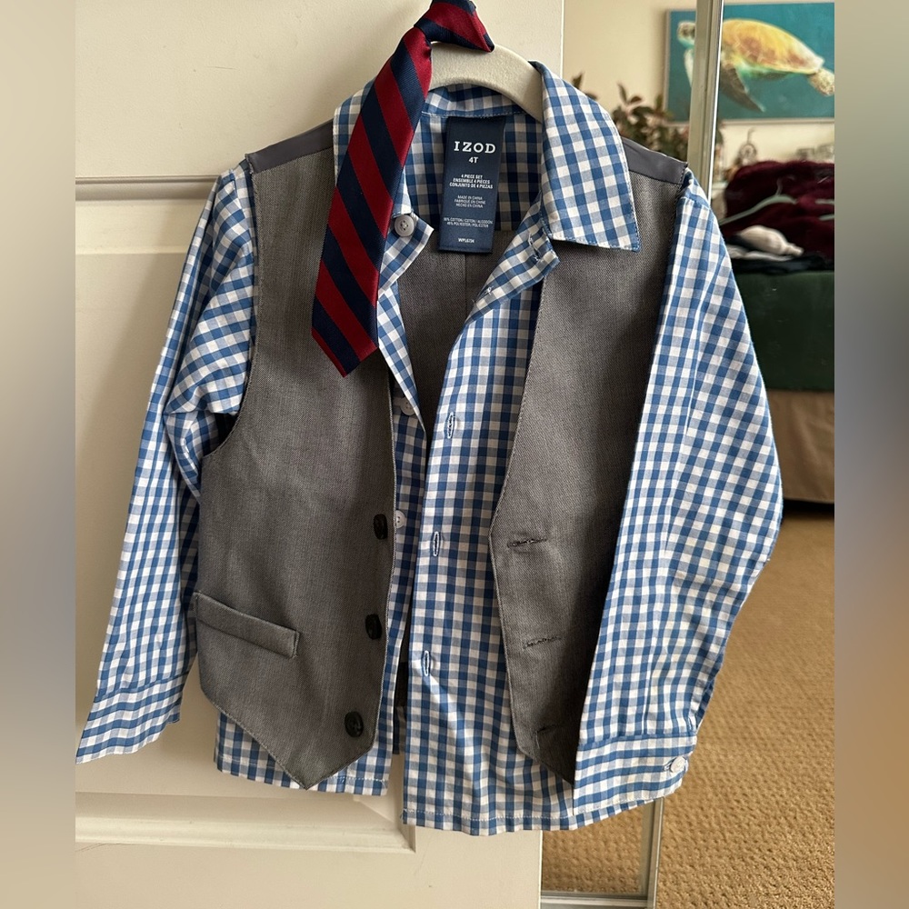 Boys 4T three piece suit with clip on tie